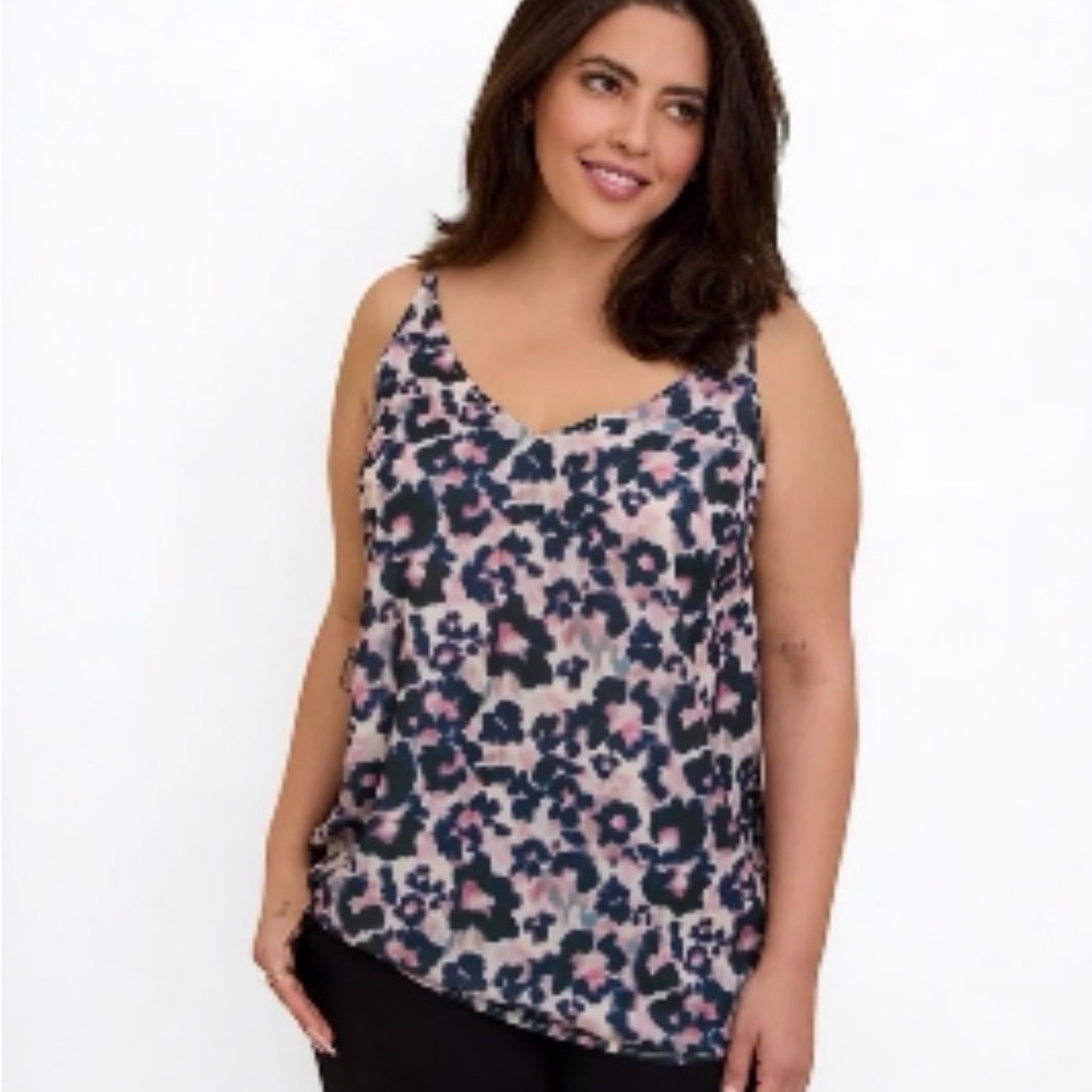 Chic Leopard Print Sleeveless Blouse